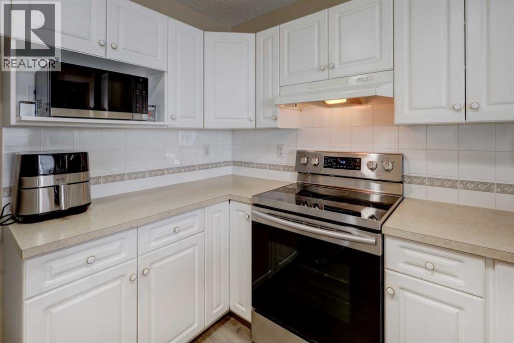 22 TARINGTON LANDING NE - 10