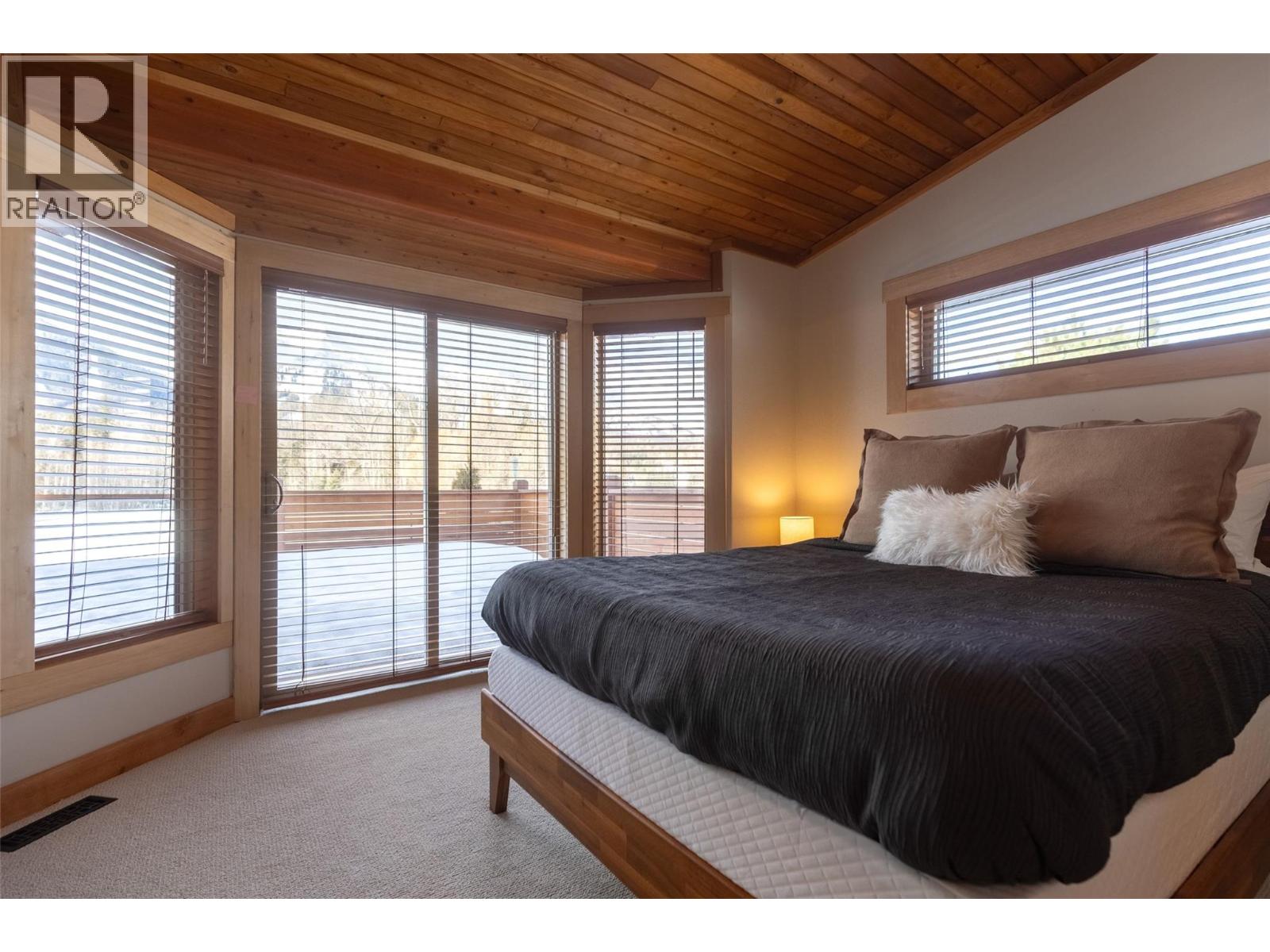 Main Floor Ensuite