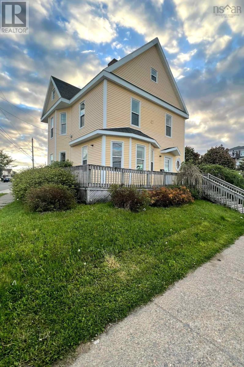 Property 2 of 42 of 797 Victoria Road