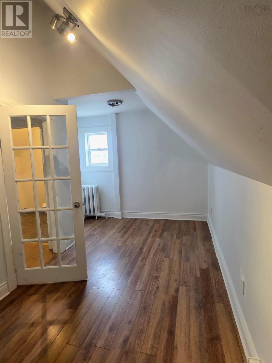 Property 35 of 42 of 797 Victoria Road