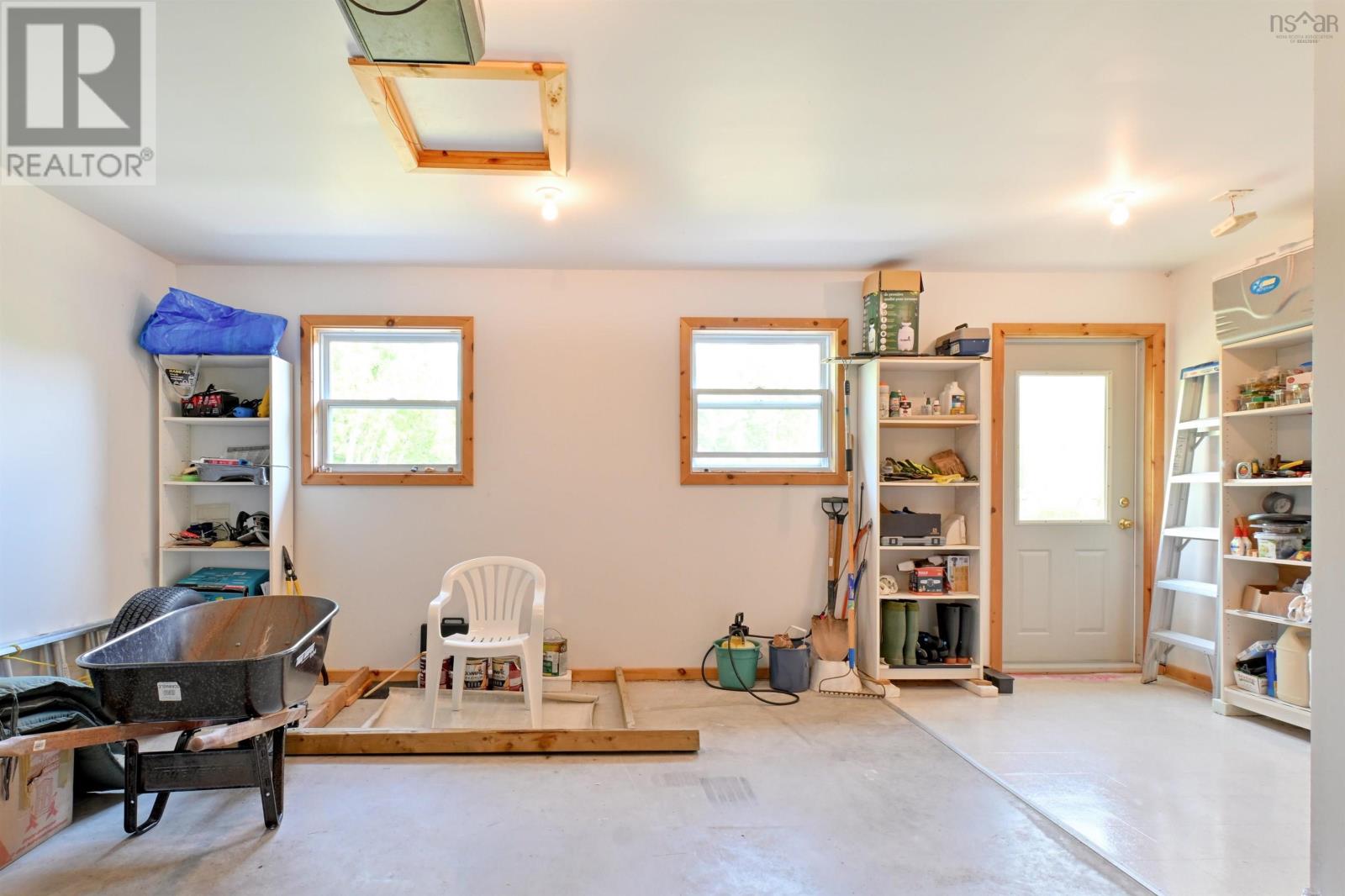 Property 36 of 51 of 123 Wall Street