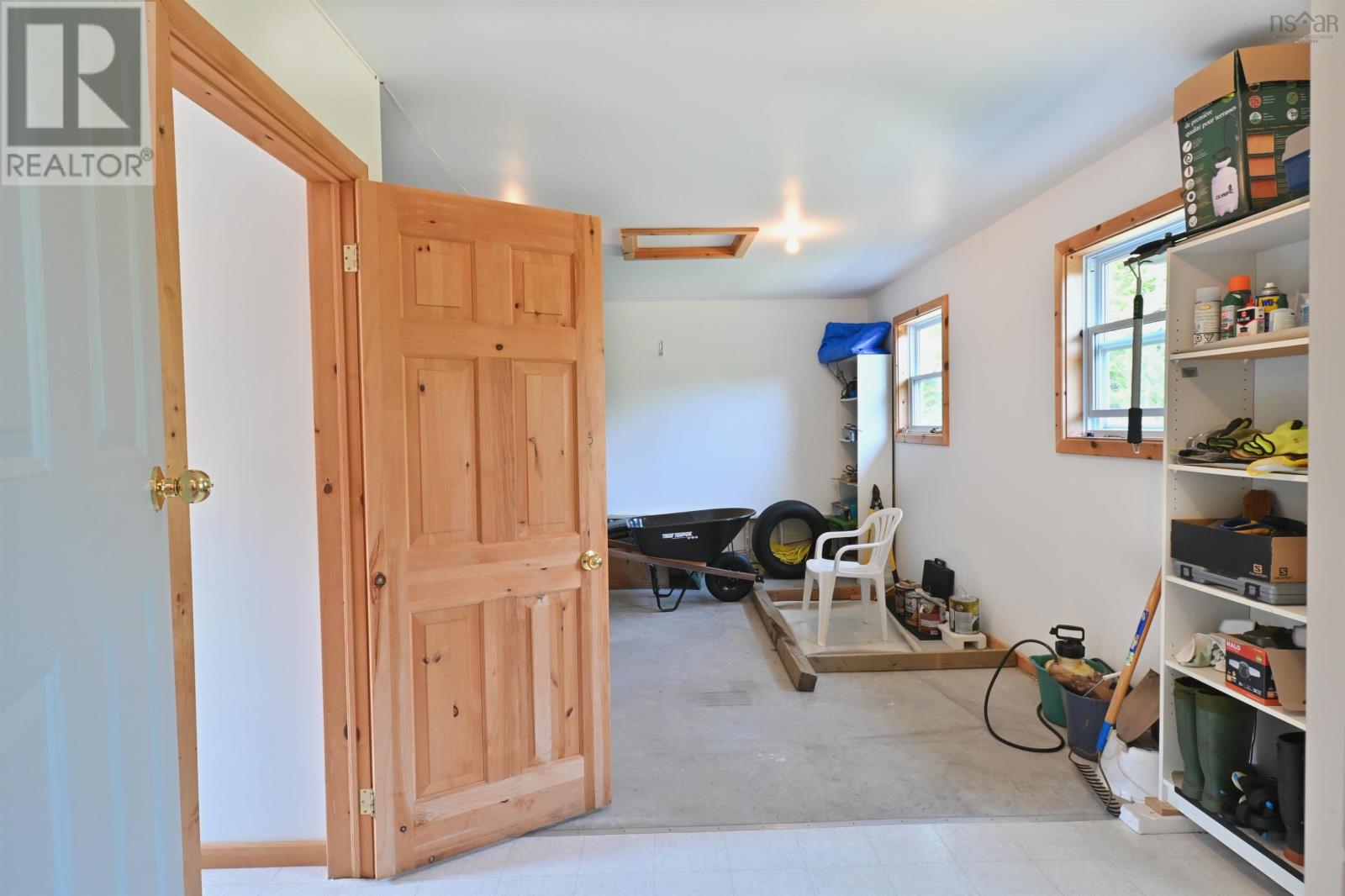 Property 35 of 51 of 123 Wall Street