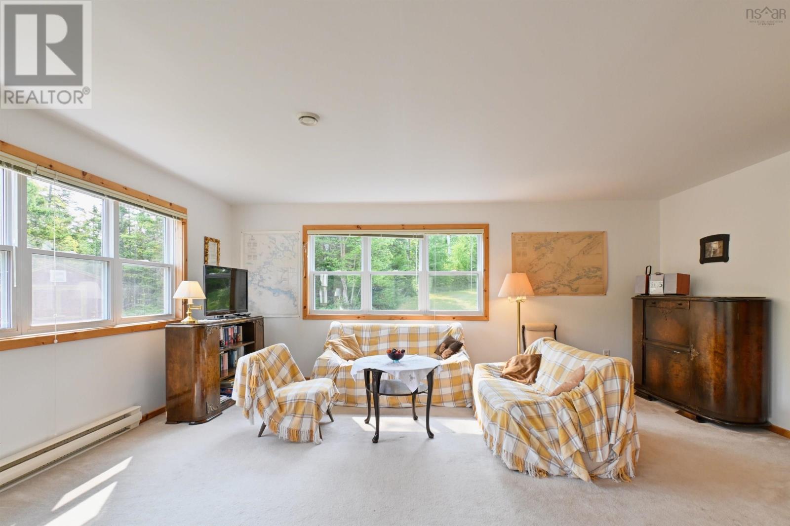 Property 9 of 51 of 123 Wall Street