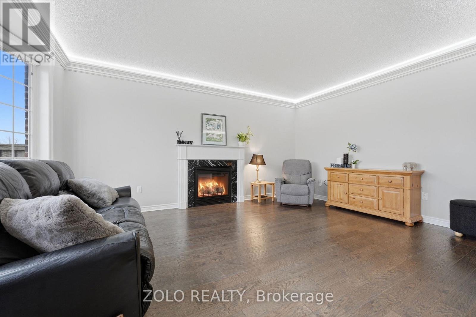 25 TWISTLETON STREET - 17