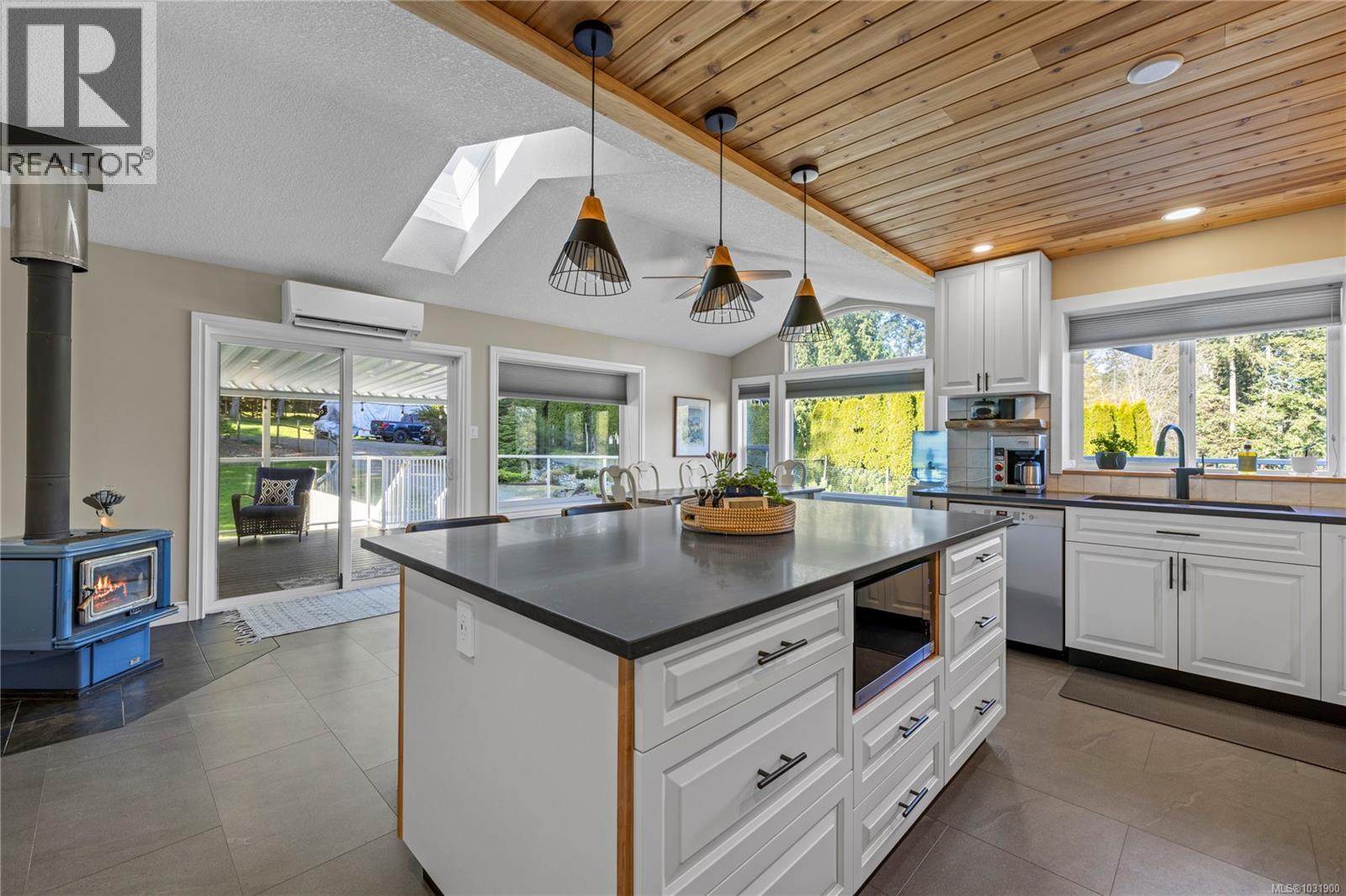 511 FOURNEAU WAY - 12