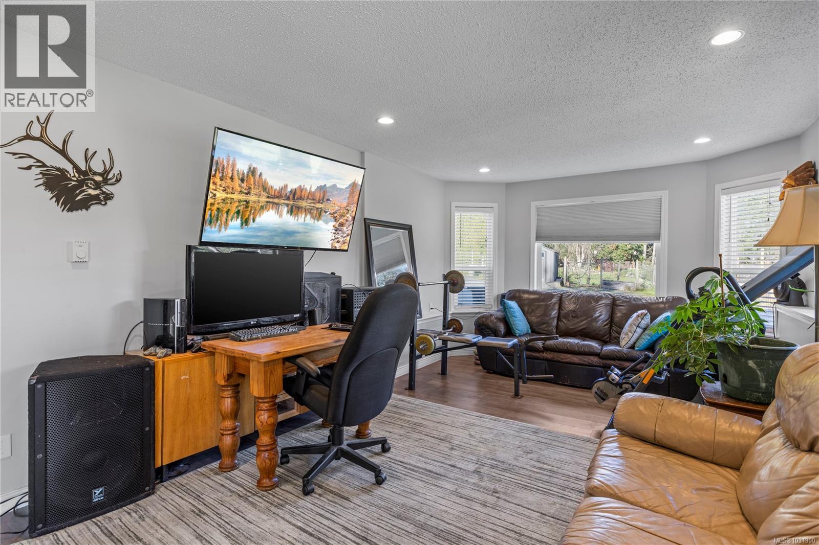 511 FOURNEAU WAY - 43