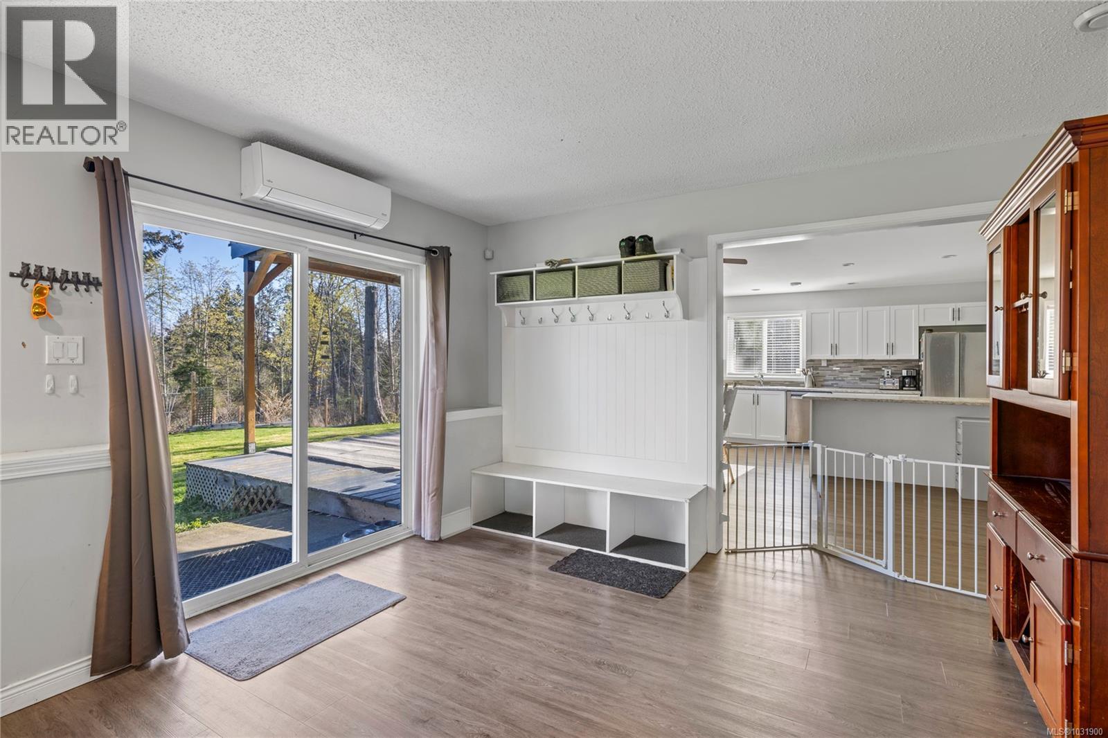 511 FOURNEAU WAY - 44