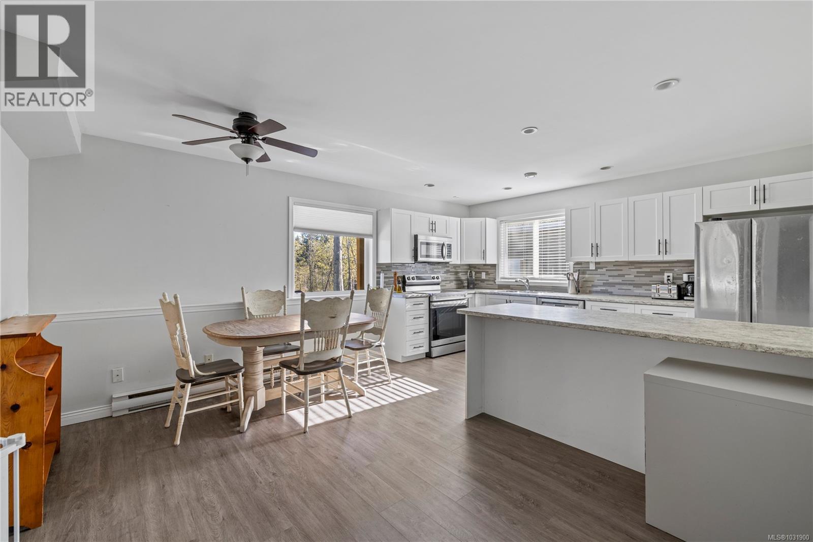 511 FOURNEAU WAY - 45