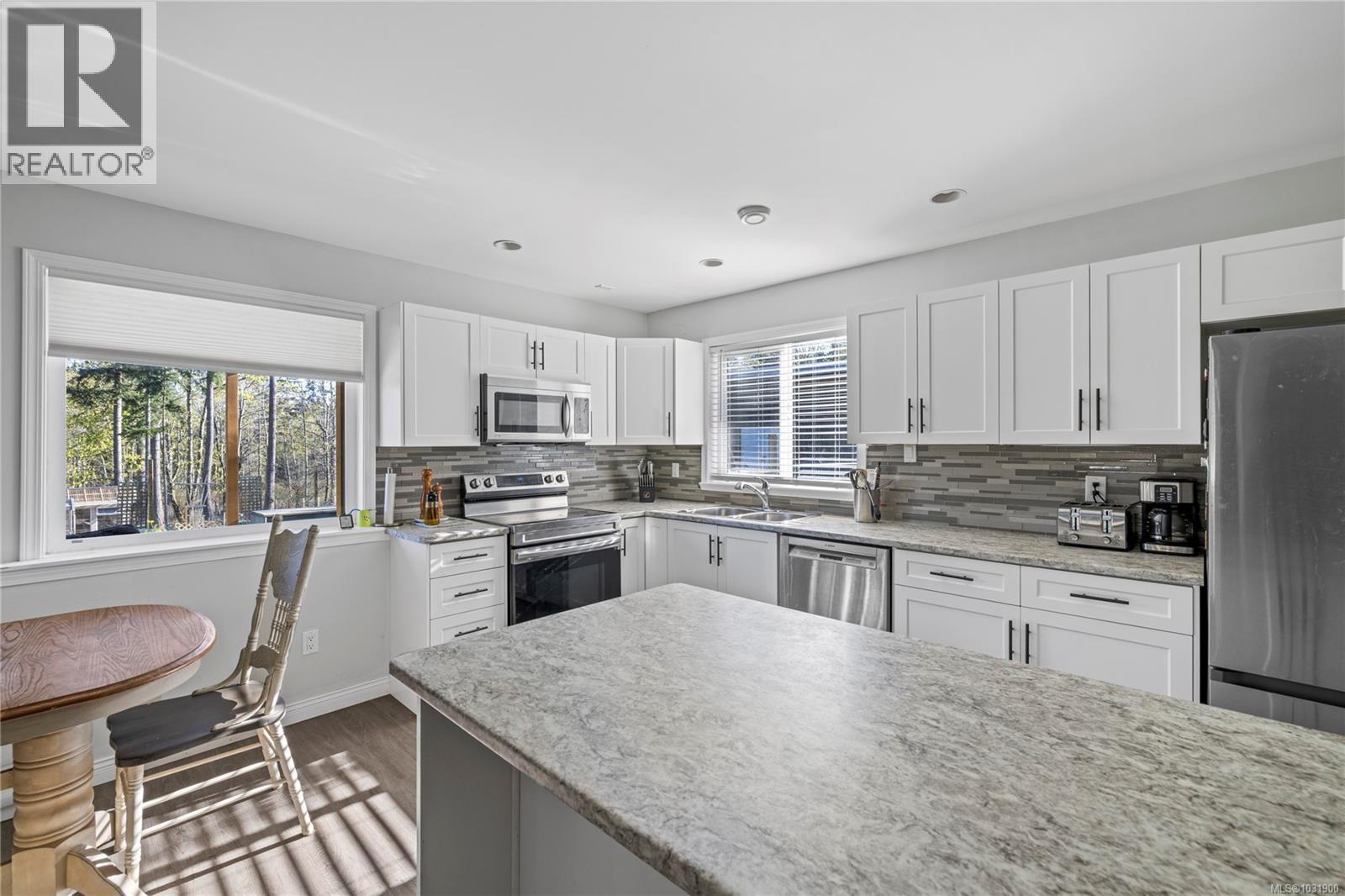 511 FOURNEAU WAY - 46