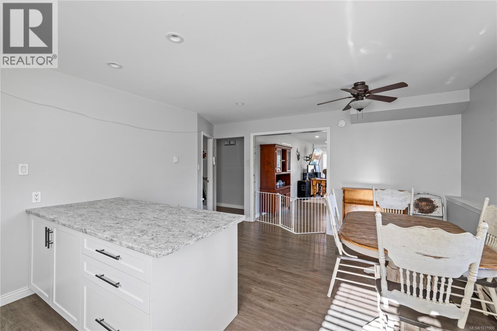 511 FOURNEAU WAY - 47