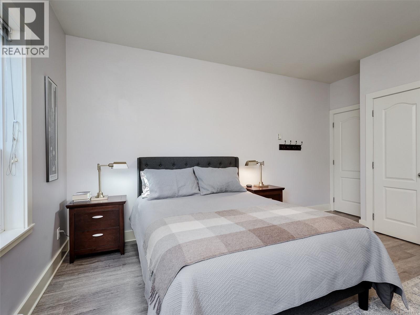 12 4530 Pipeline Road, Saanich