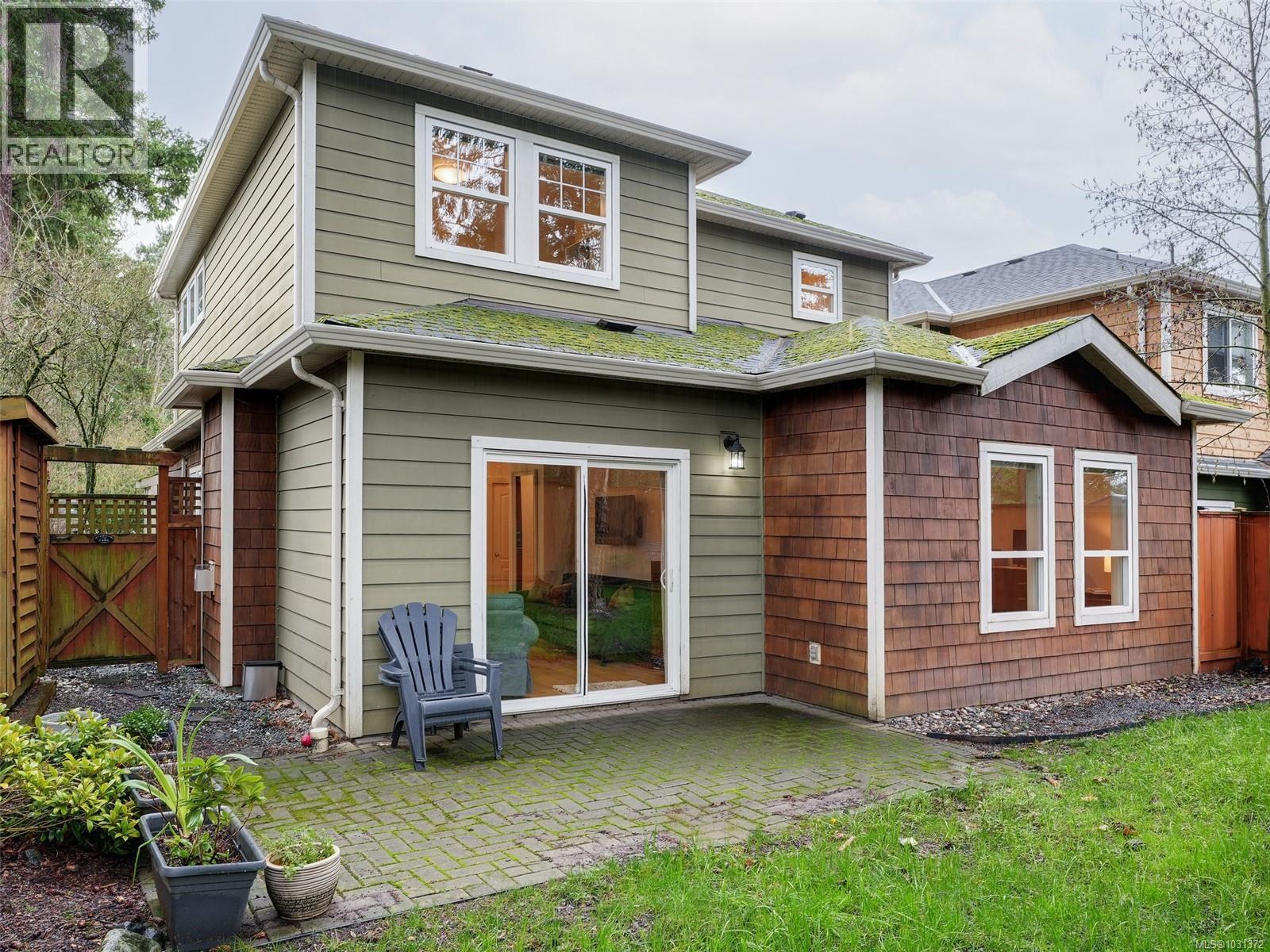 12 4530 Pipeline Road, Saanich