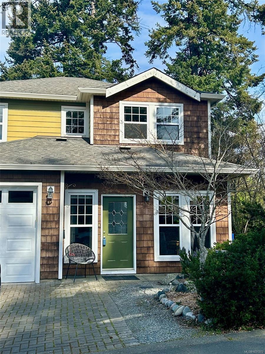 12 4530 Pipeline Road, Saanich