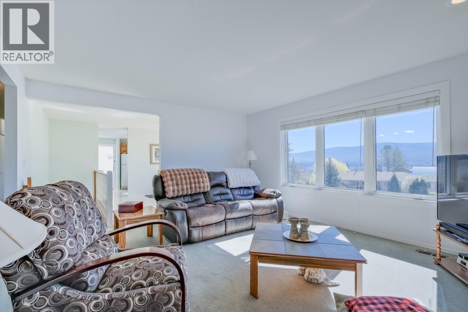 1056 AUBREY ROAD - 12