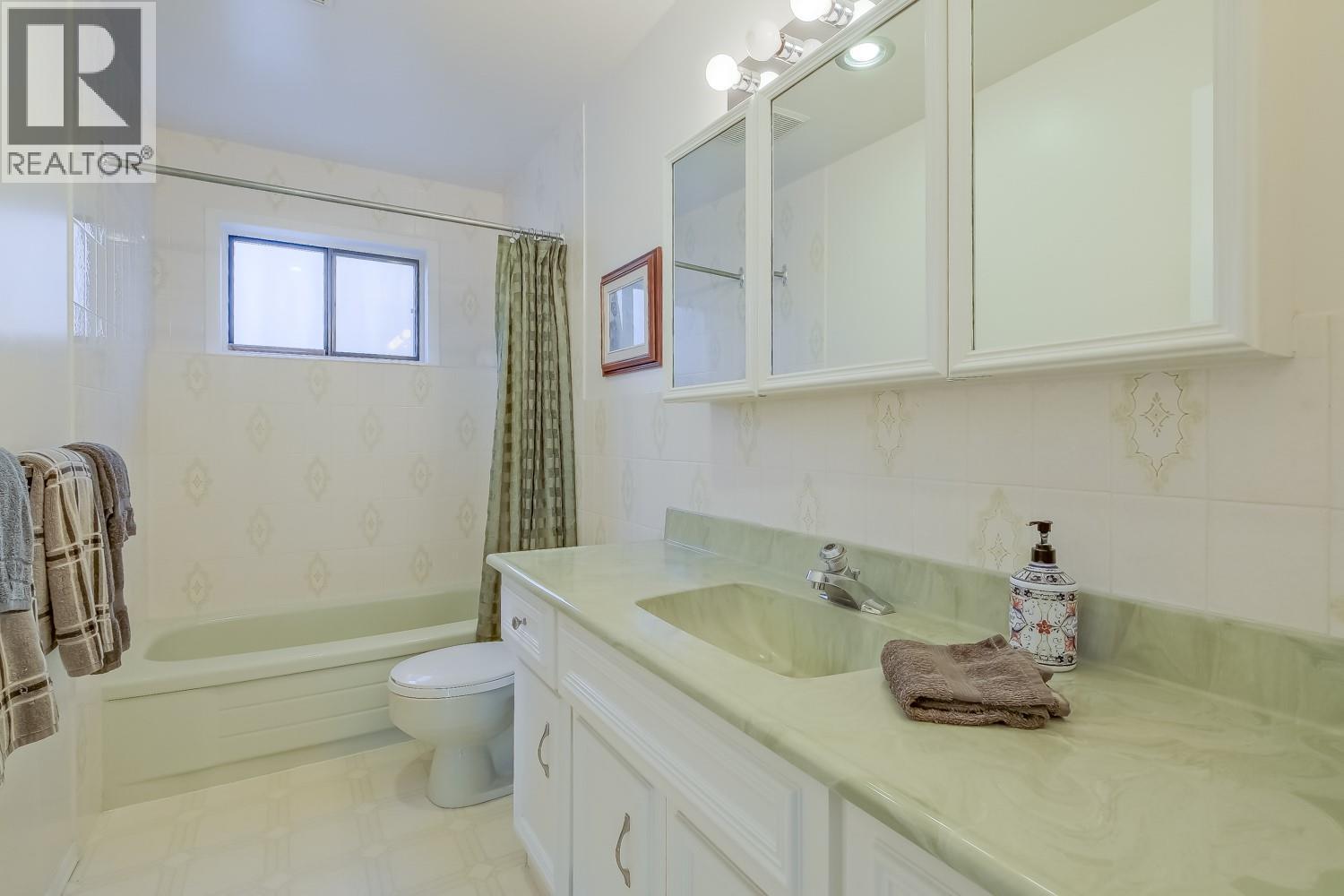 1056 AUBREY ROAD - 31