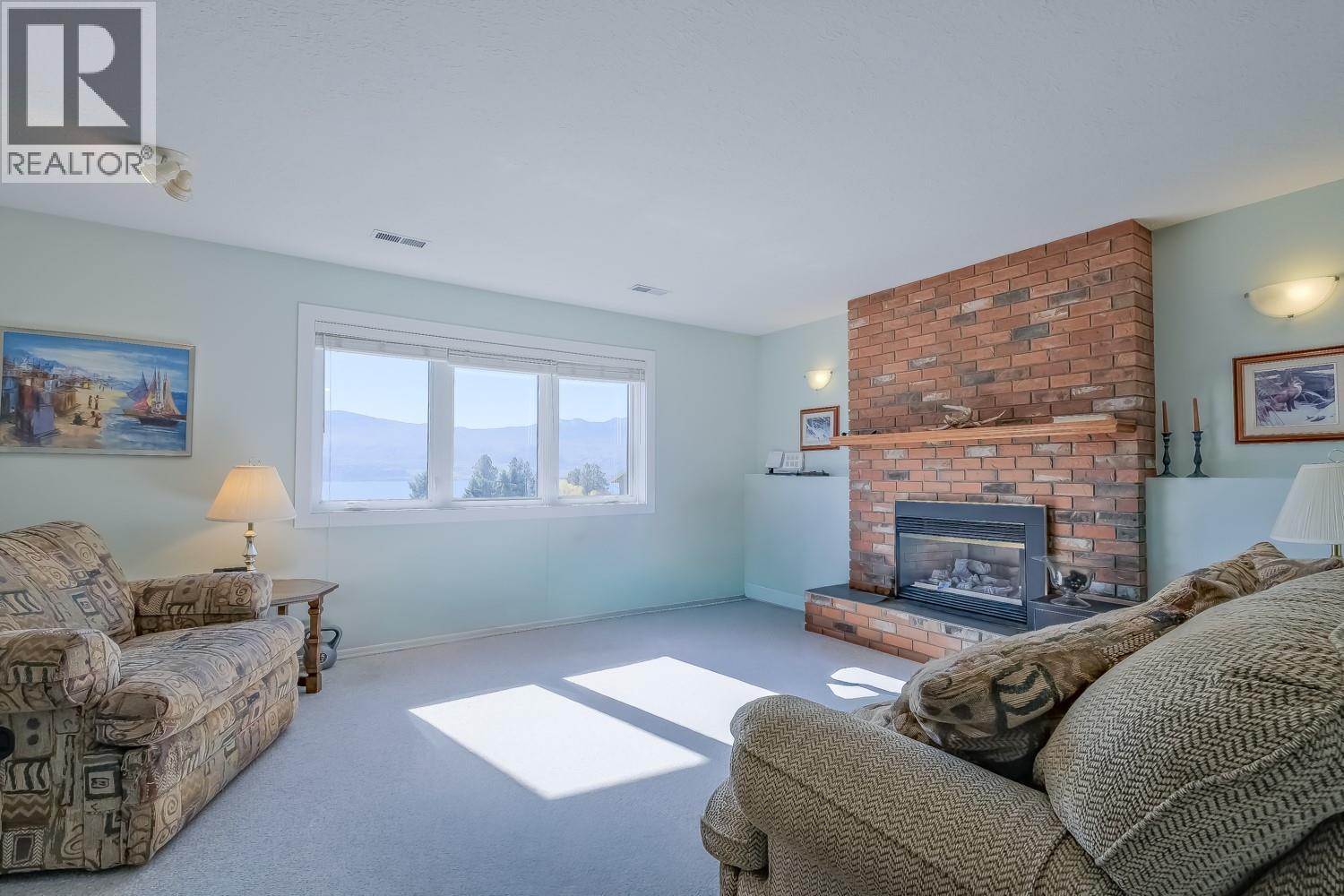 1056 AUBREY ROAD - 32