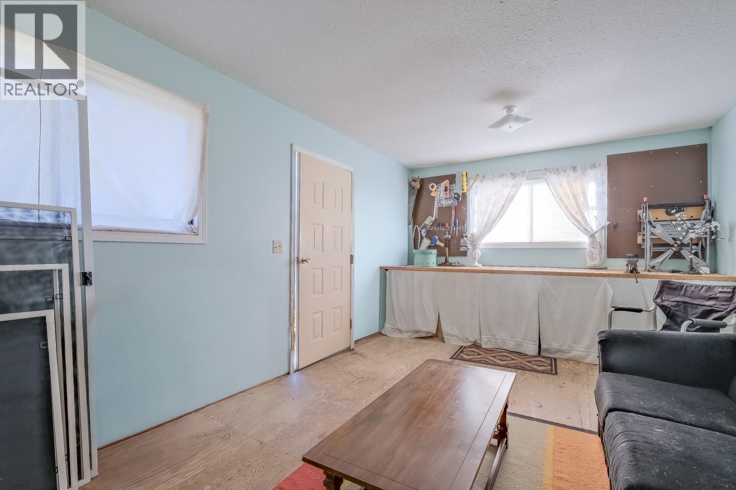 1056 AUBREY ROAD - 45