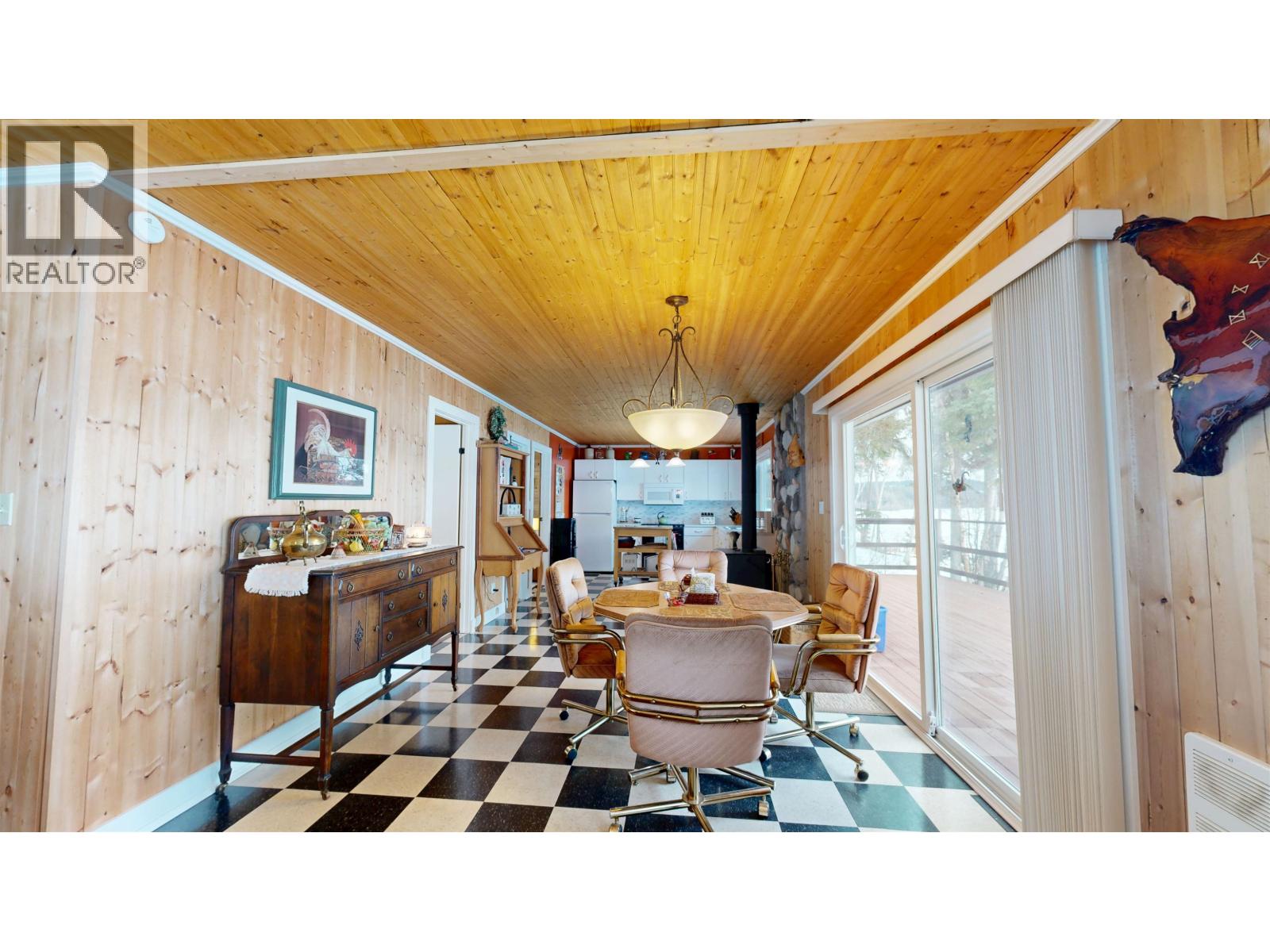 5780 TIMOTHY LAKE ROAD, 100 Mile House