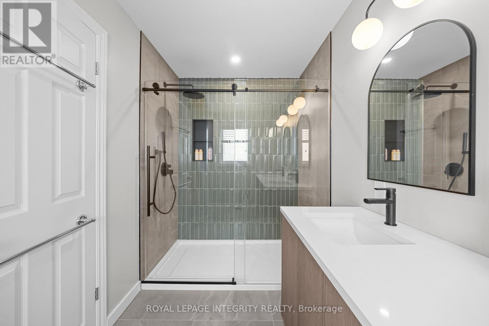 356 RAVENSWOOD WAY — photo 23