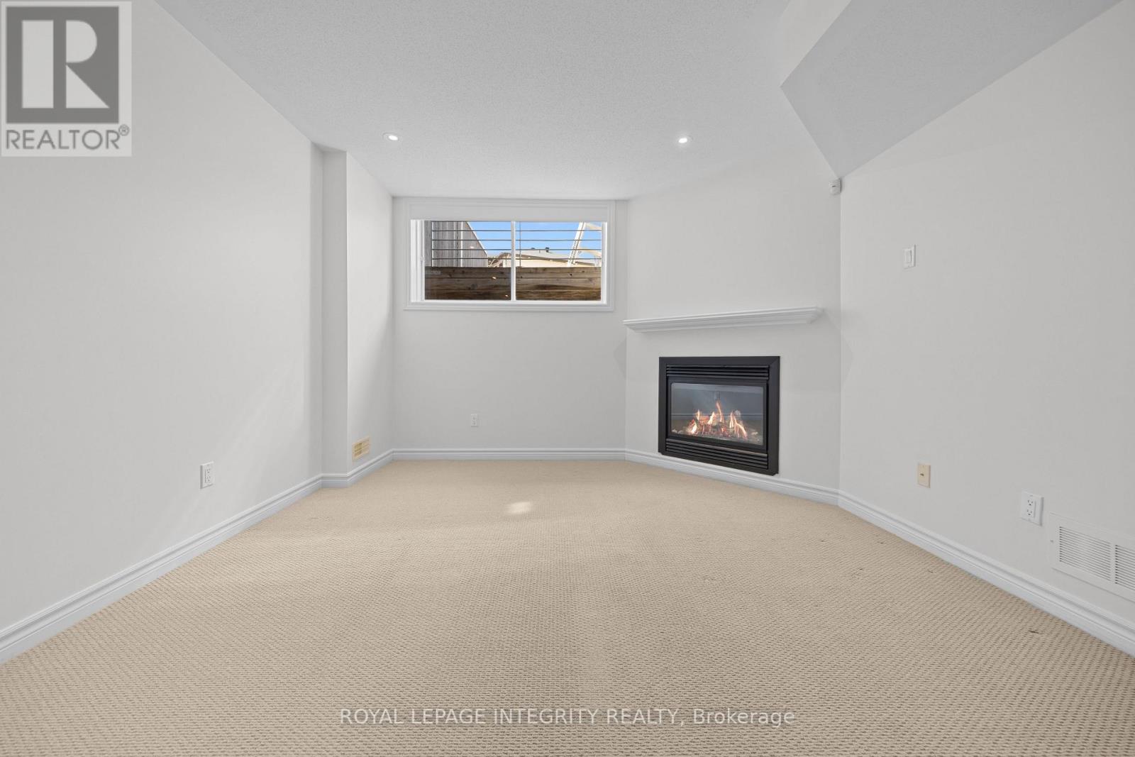 356 RAVENSWOOD WAY — photo 30