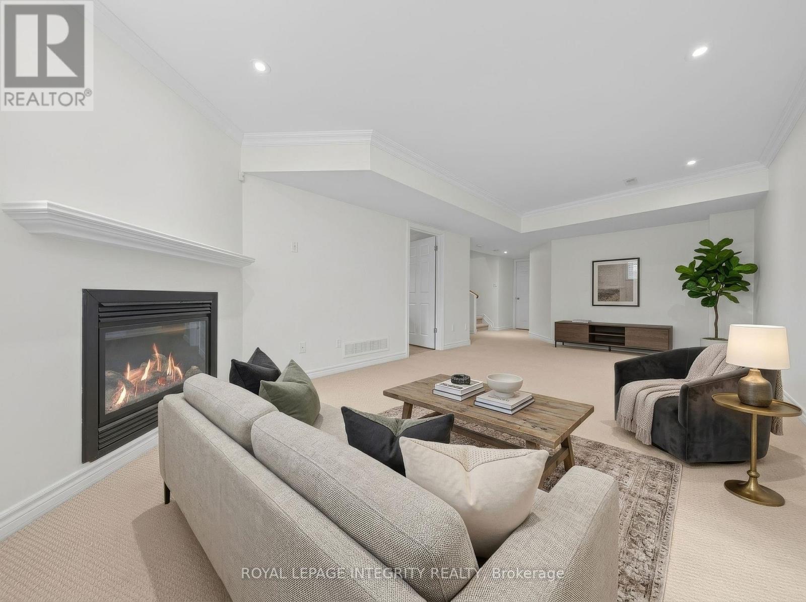 356 RAVENSWOOD WAY — photo 31