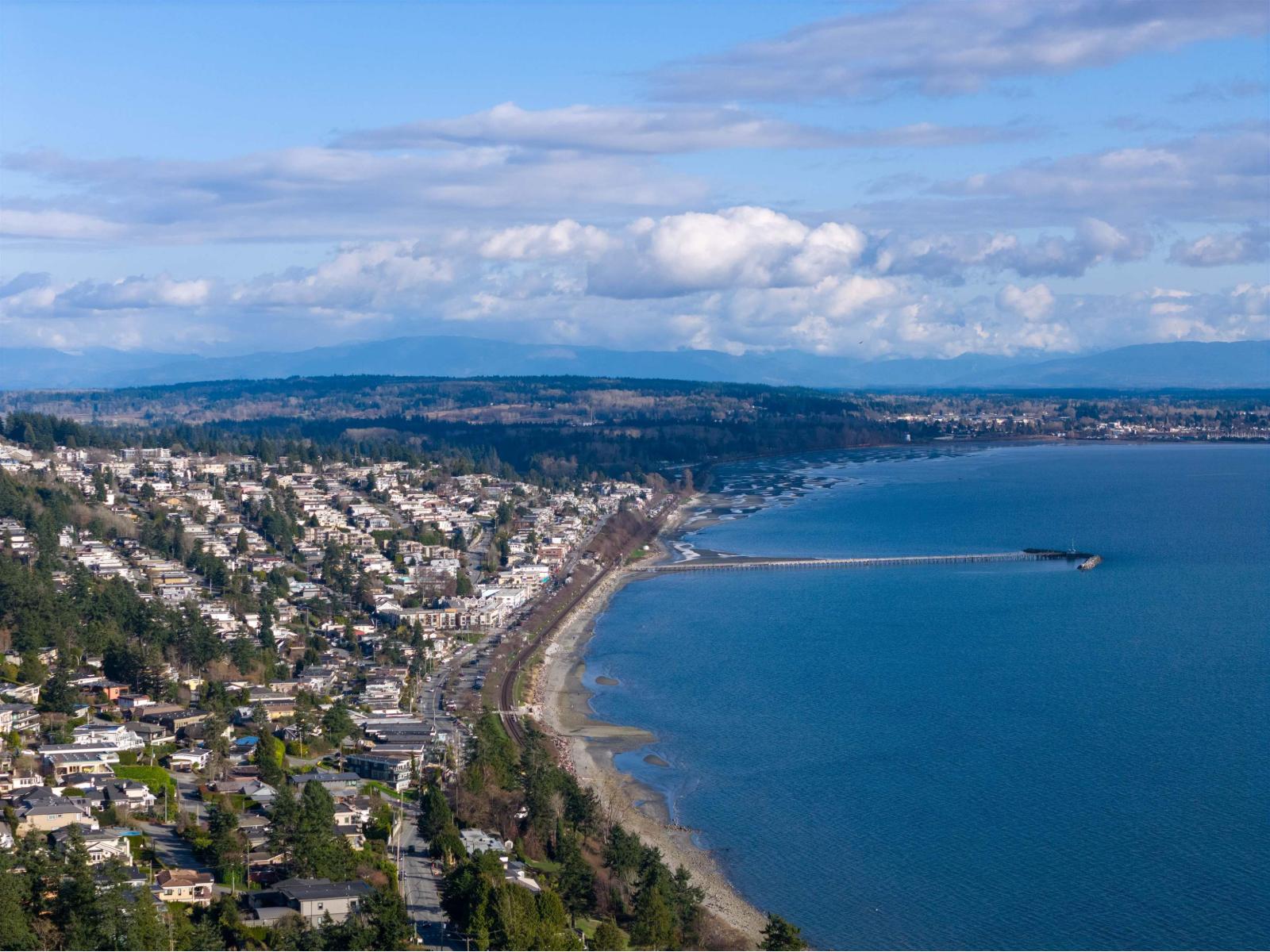 102 14022 NORTH BLUFF ROAD, White Rock
