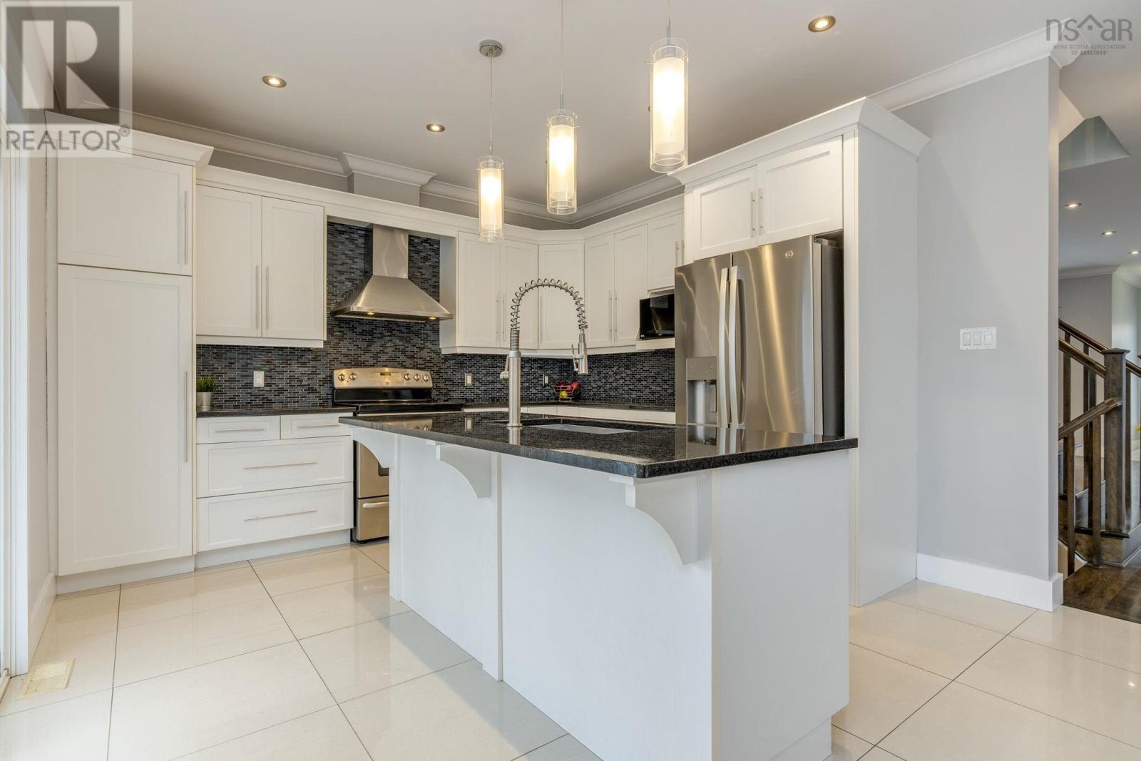 Property 12 of 44 of 214 Voyageur Way