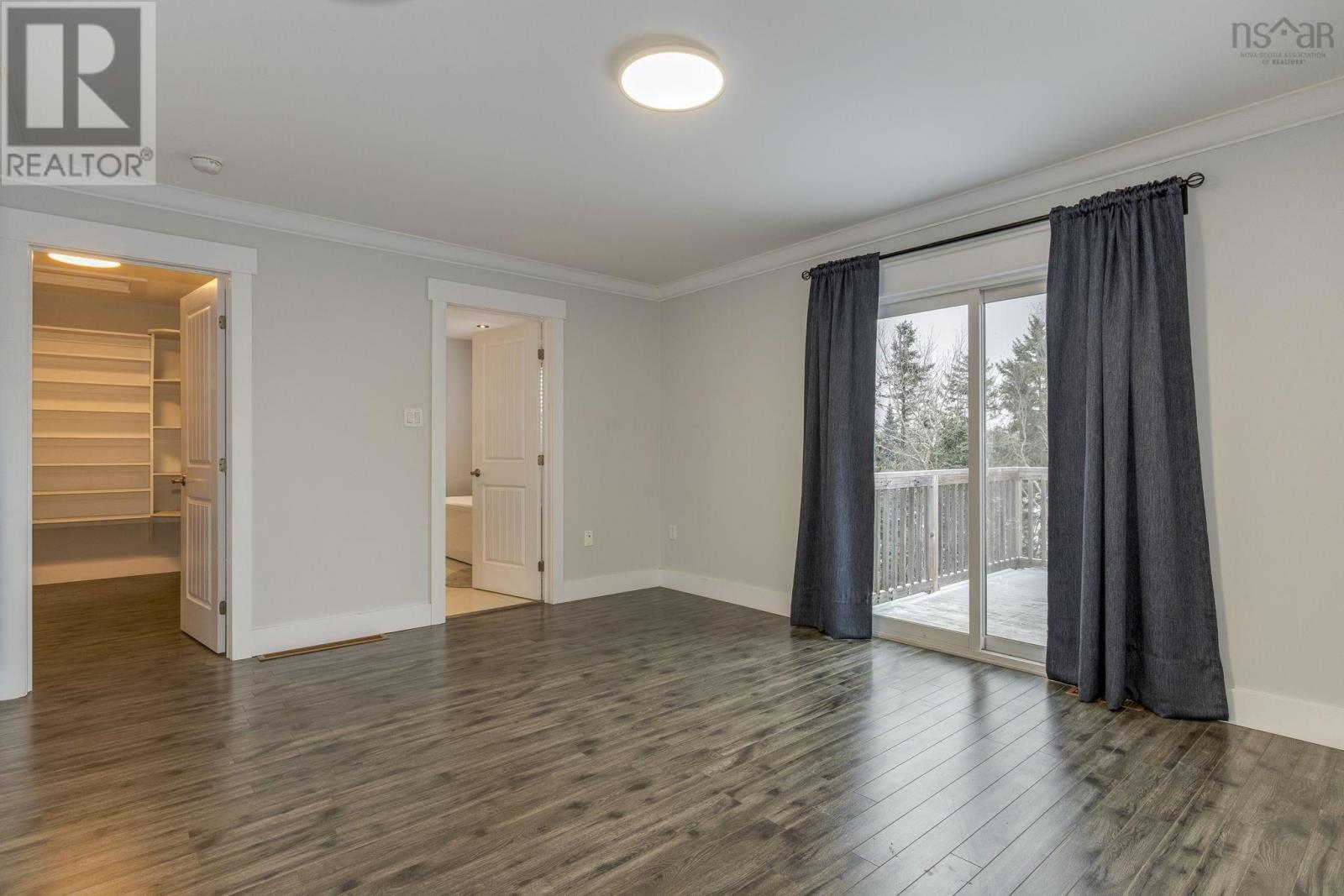 Property 18 of 44 of 214 Voyageur Way