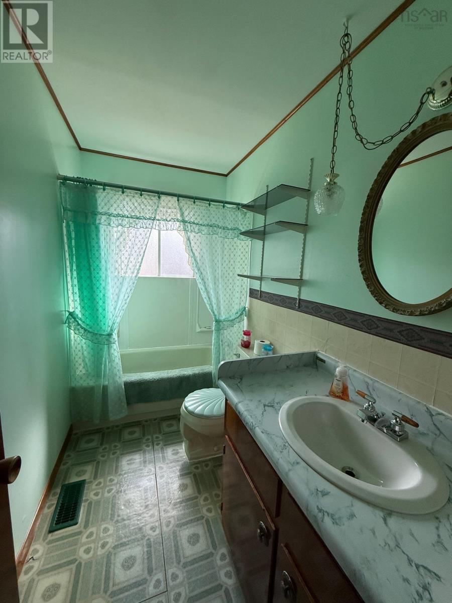 Property 28 of 32 of 7 Pinehurst Avenue