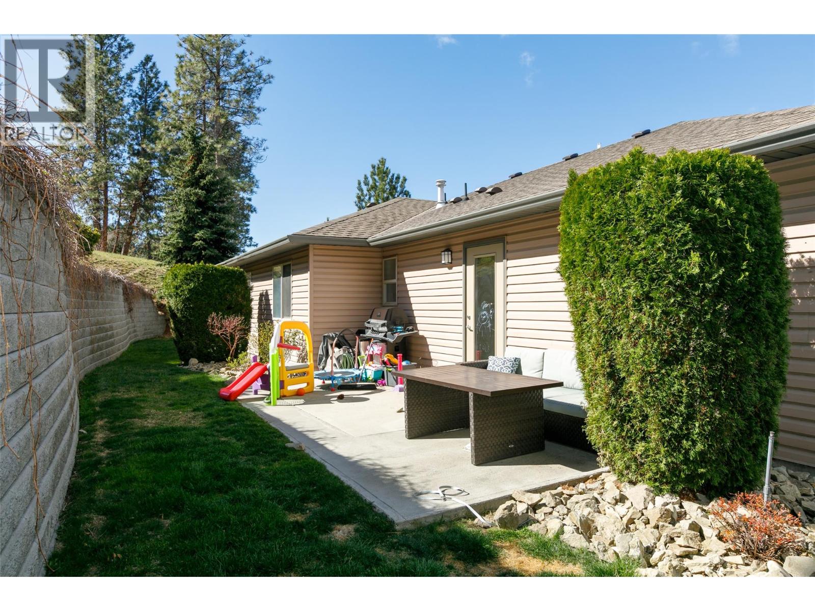 #6 3512 RIDGE BOULEVARD - 17