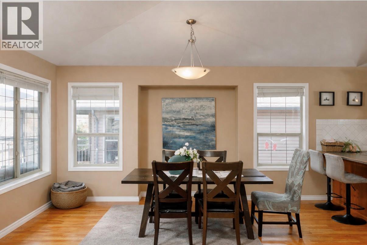 #6 3512 RIDGE BOULEVARD - 6