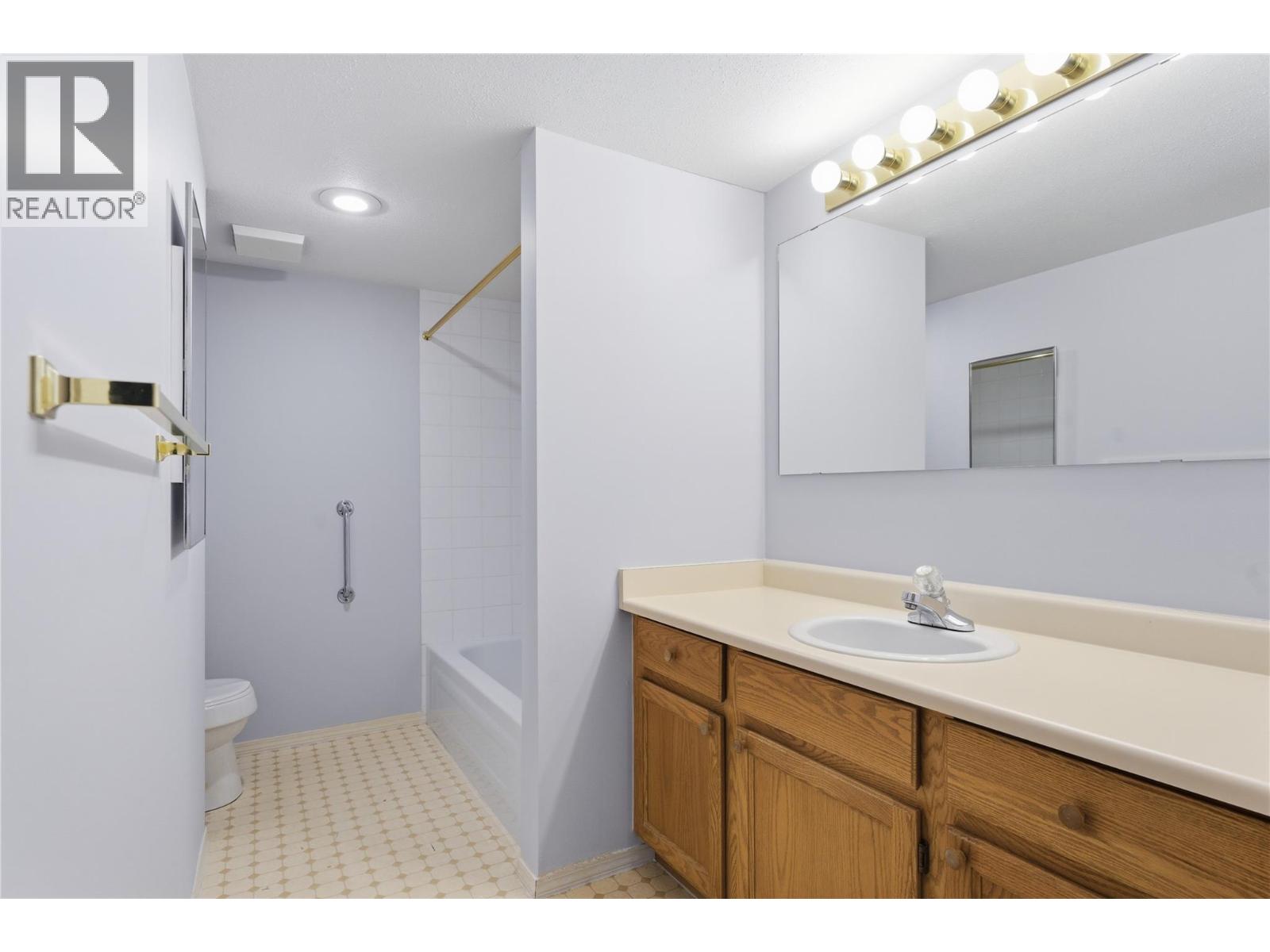 #104 251 6 STREET SE - 24