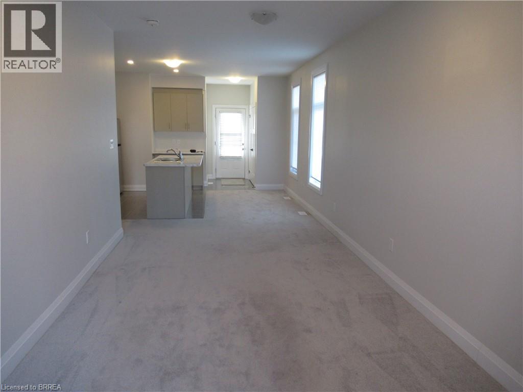 677 PARK Road N Unit# 18, Brantford, Ontario, N3R0C2 — Photo 6