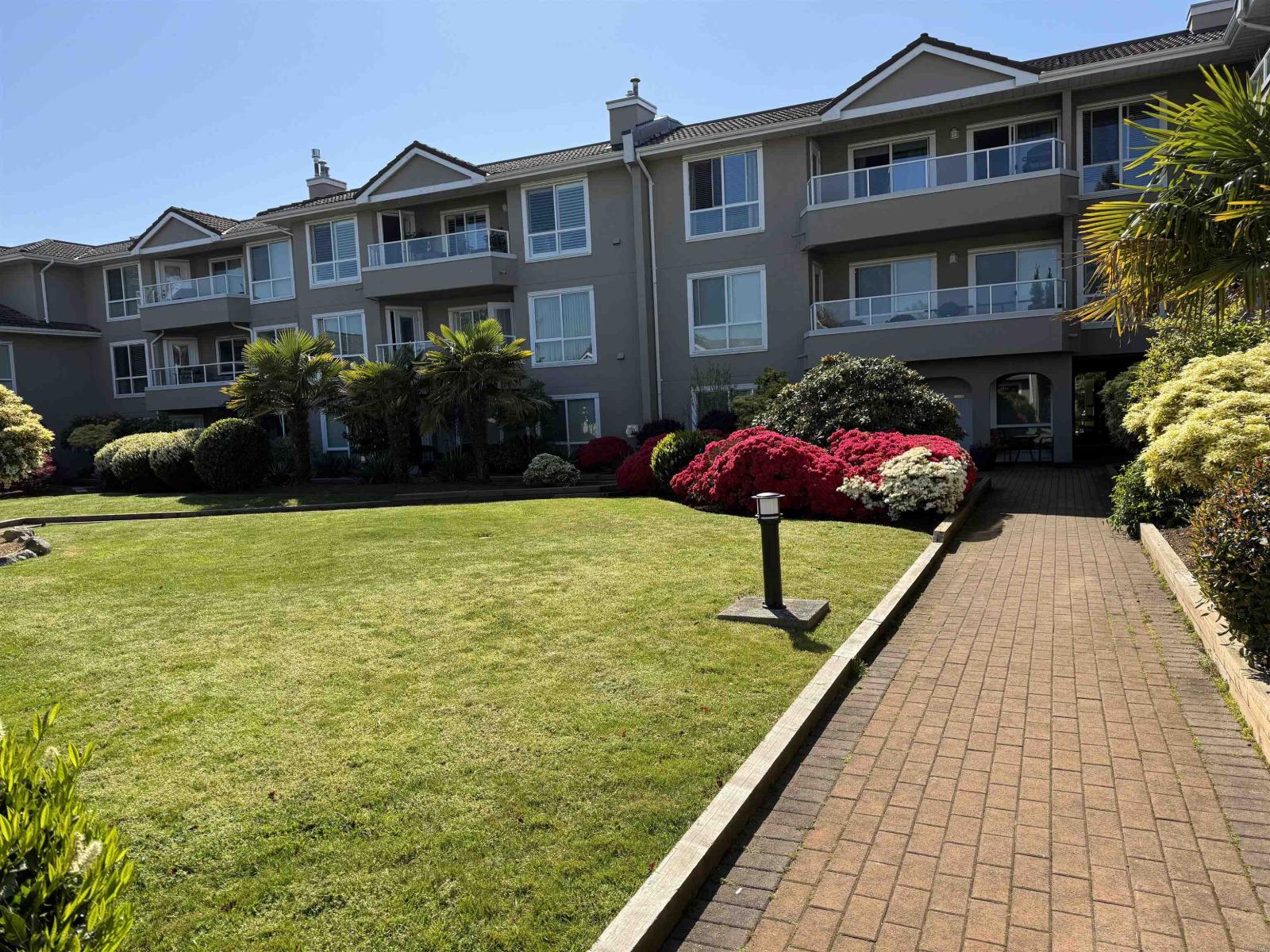 317 15875 MARINE DRIVE, White Rock