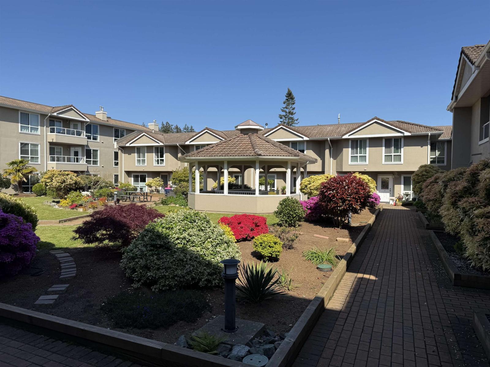 317 15875 MARINE DRIVE, White Rock