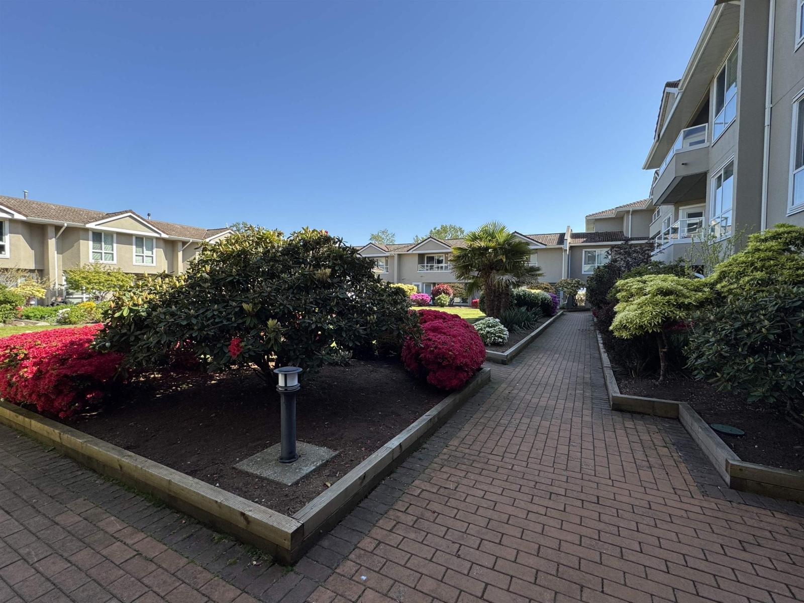 317 15875 MARINE DRIVE, White Rock
