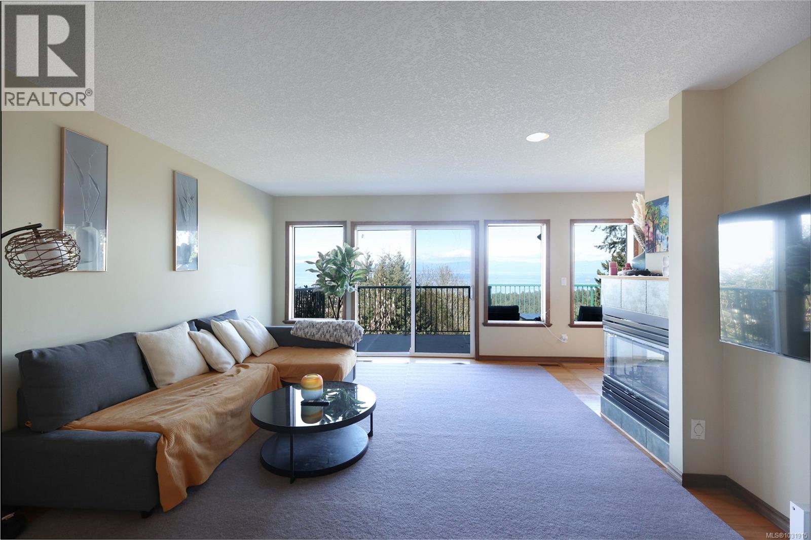 4718 Laguna Way - 12