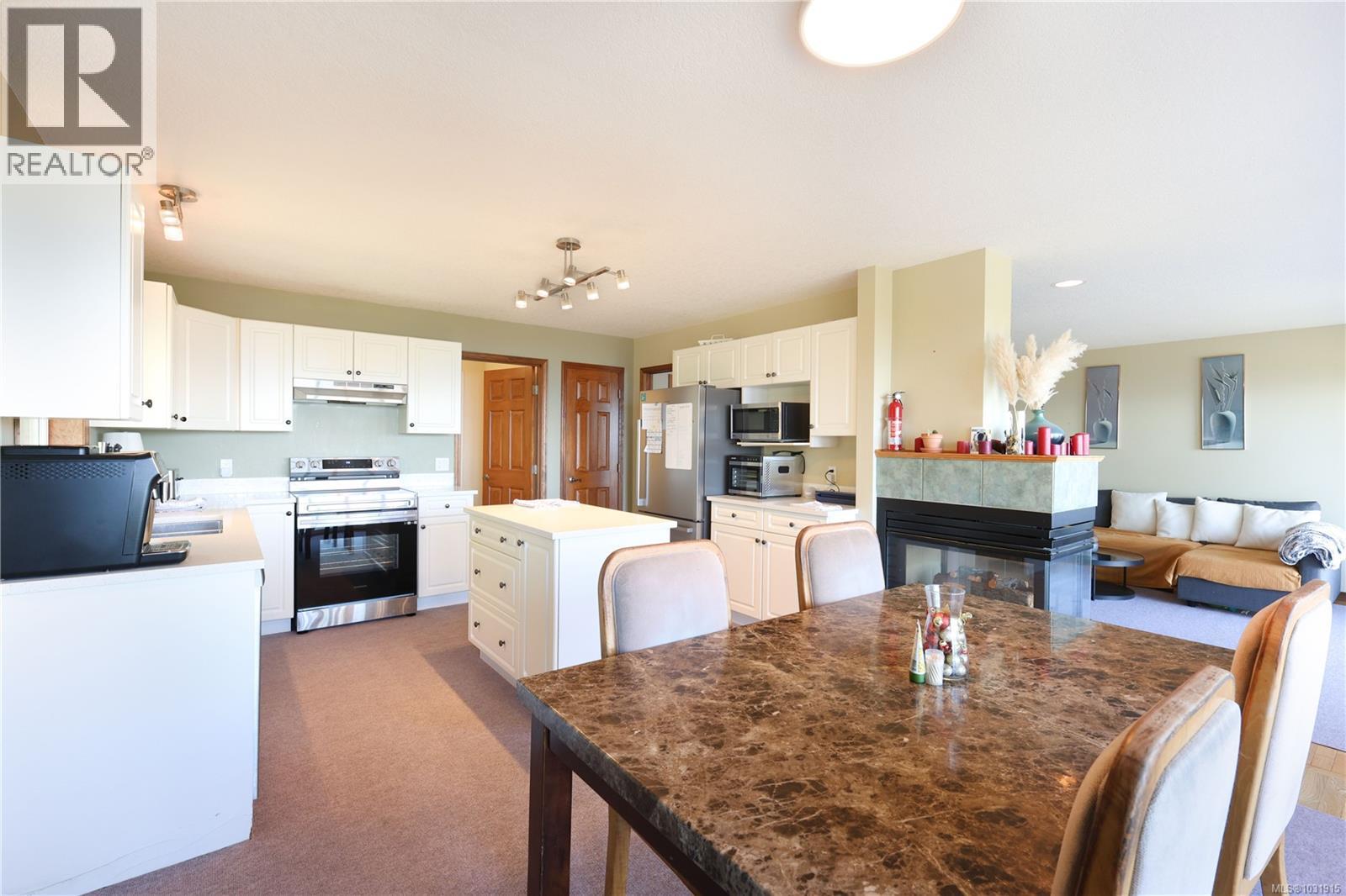 4718 Laguna Way - 15