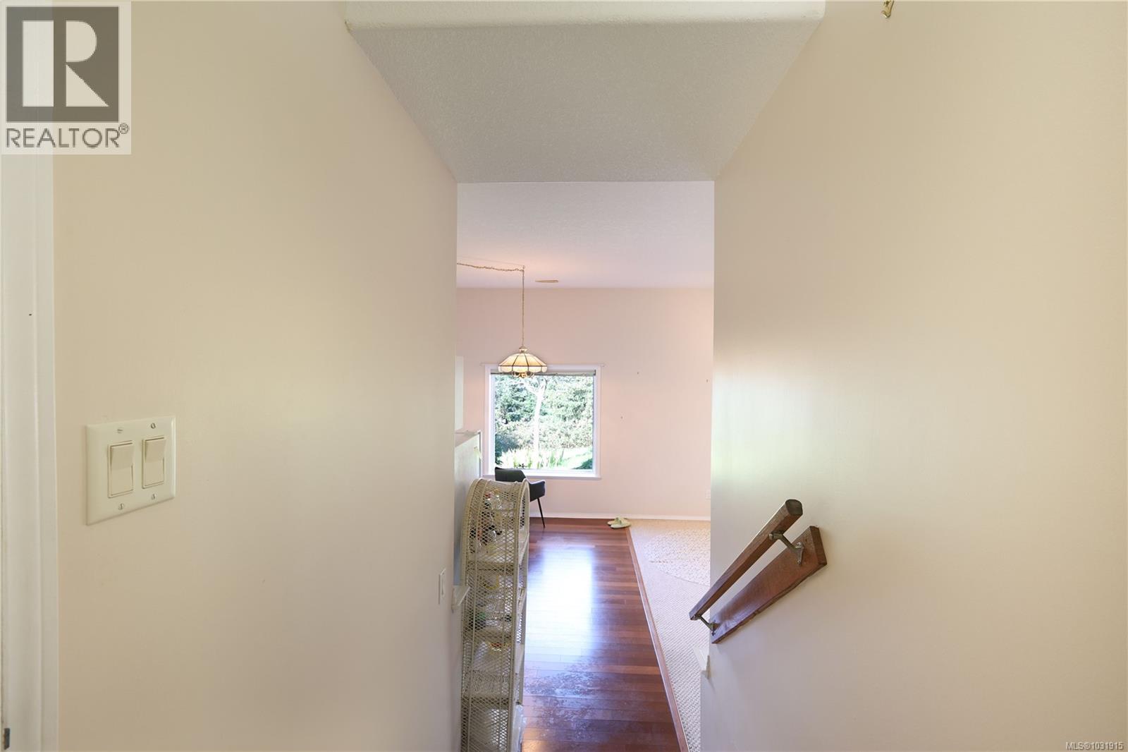 4718 Laguna Way - 33