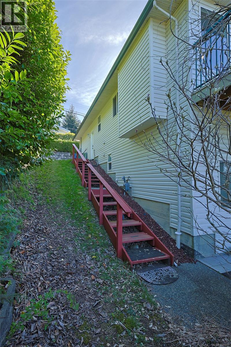 4718 Laguna Way - 45