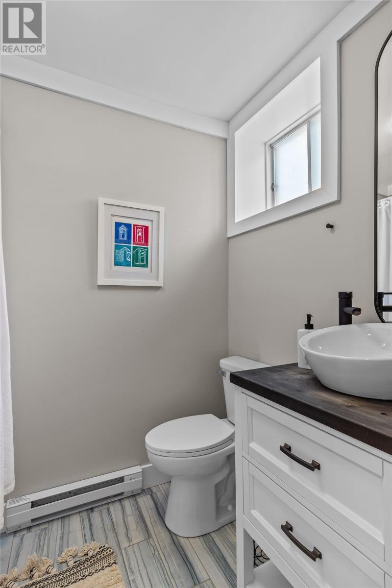 24 Eastview Crescent — photo 46