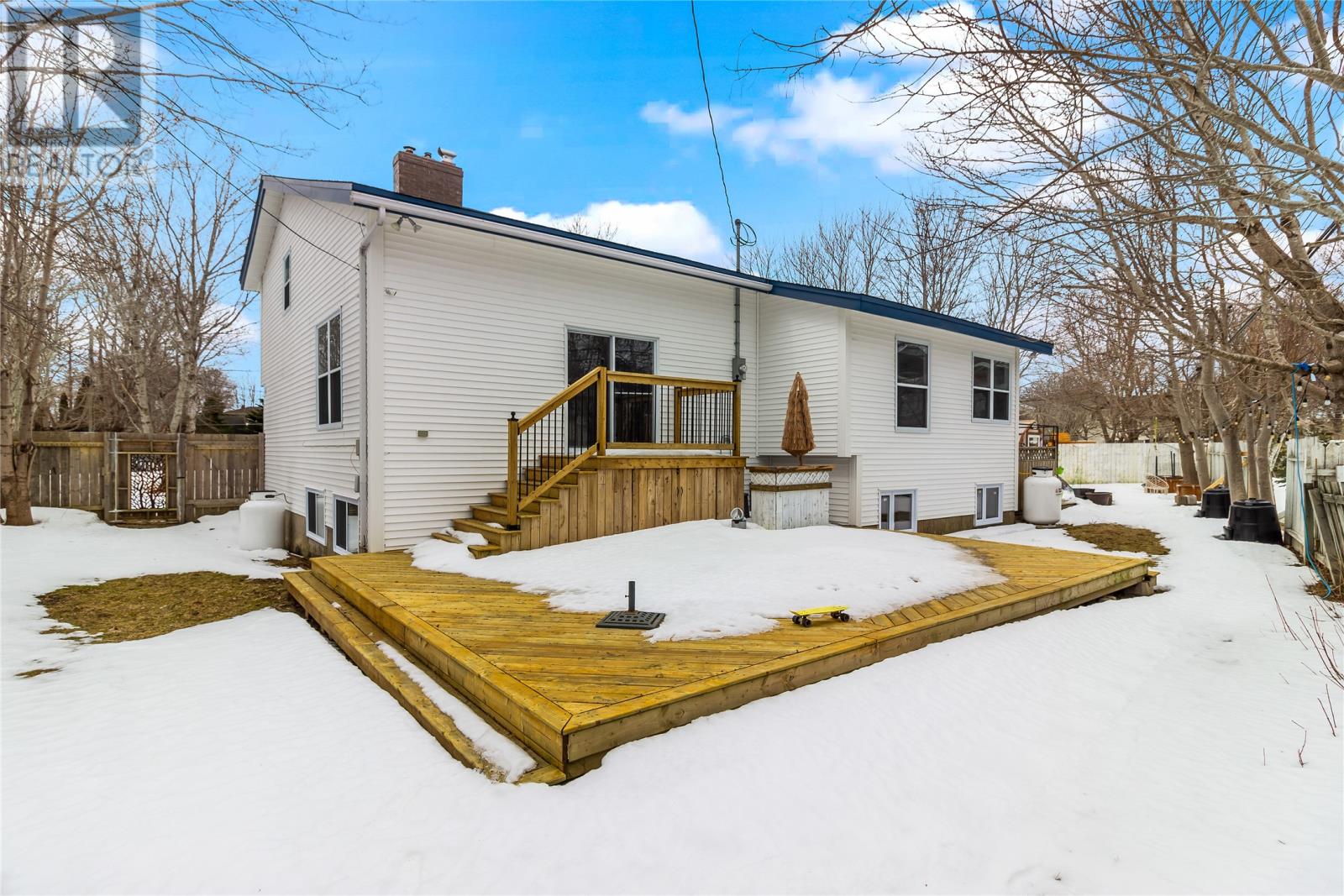 24 Eastview Crescent — photo 49