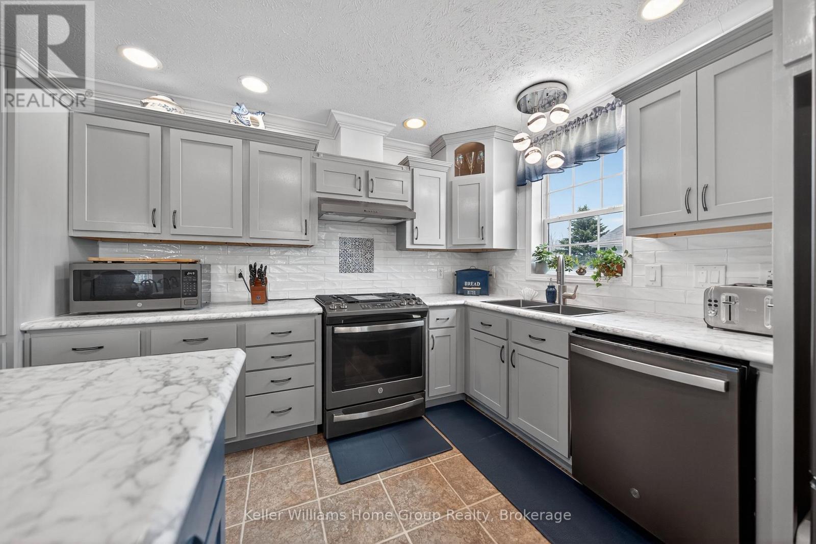 133 PARKVIEW CIRCLE - 25