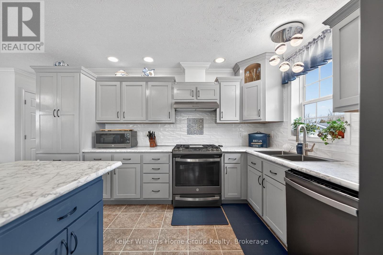 133 PARKVIEW CIRCLE - 26