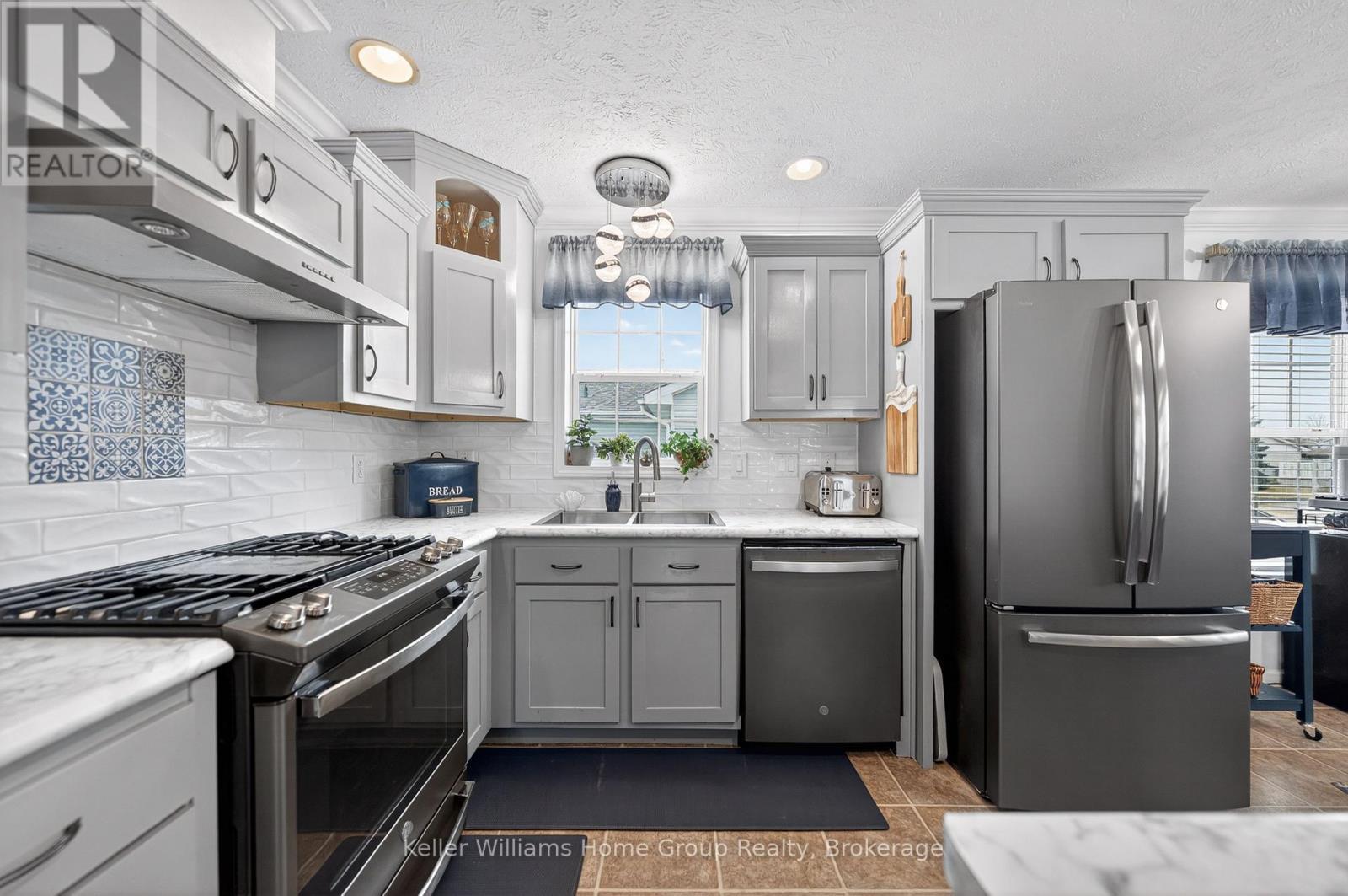 133 PARKVIEW CIRCLE - 32