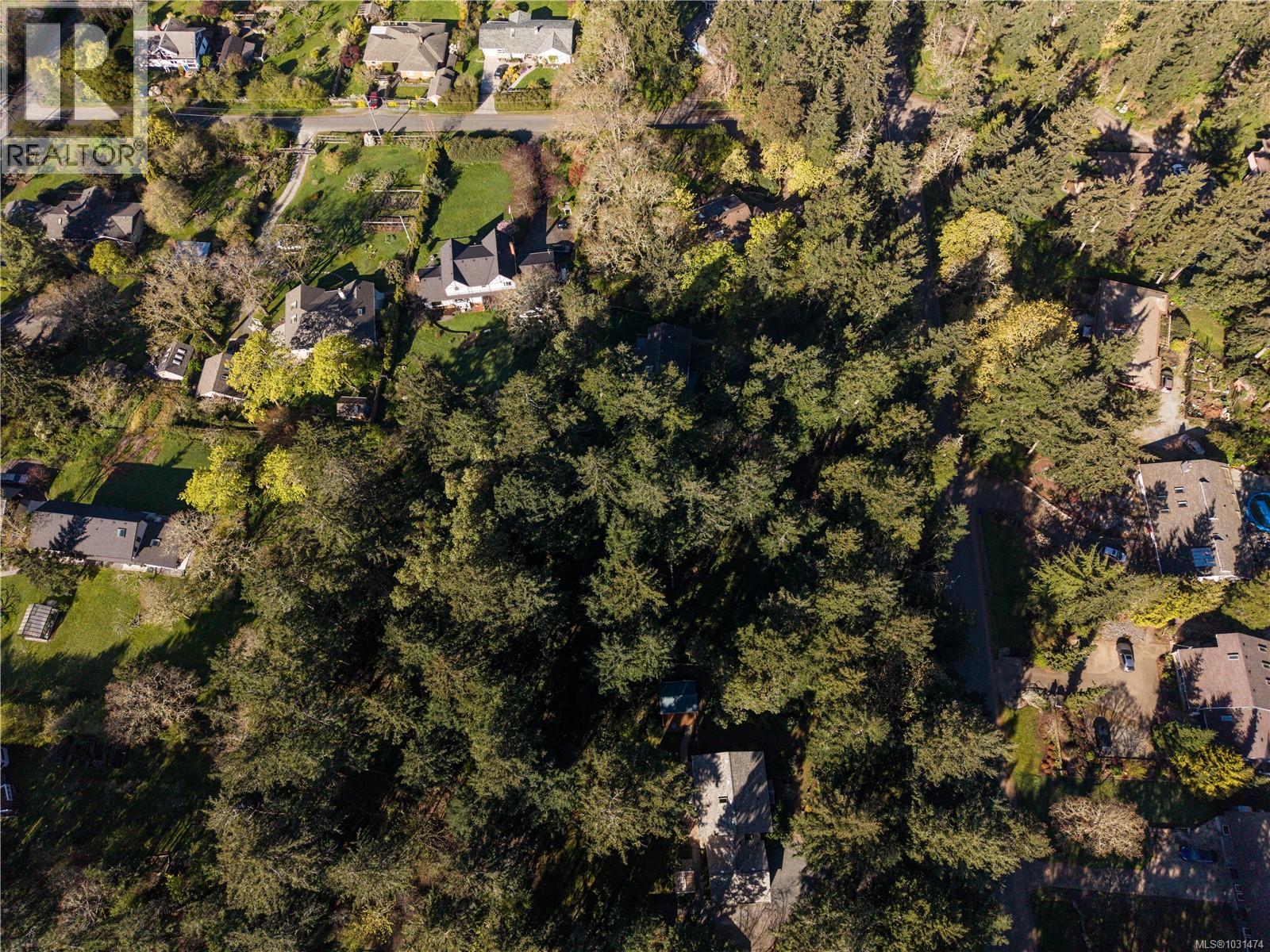  537 Cromar Road, North Saanich