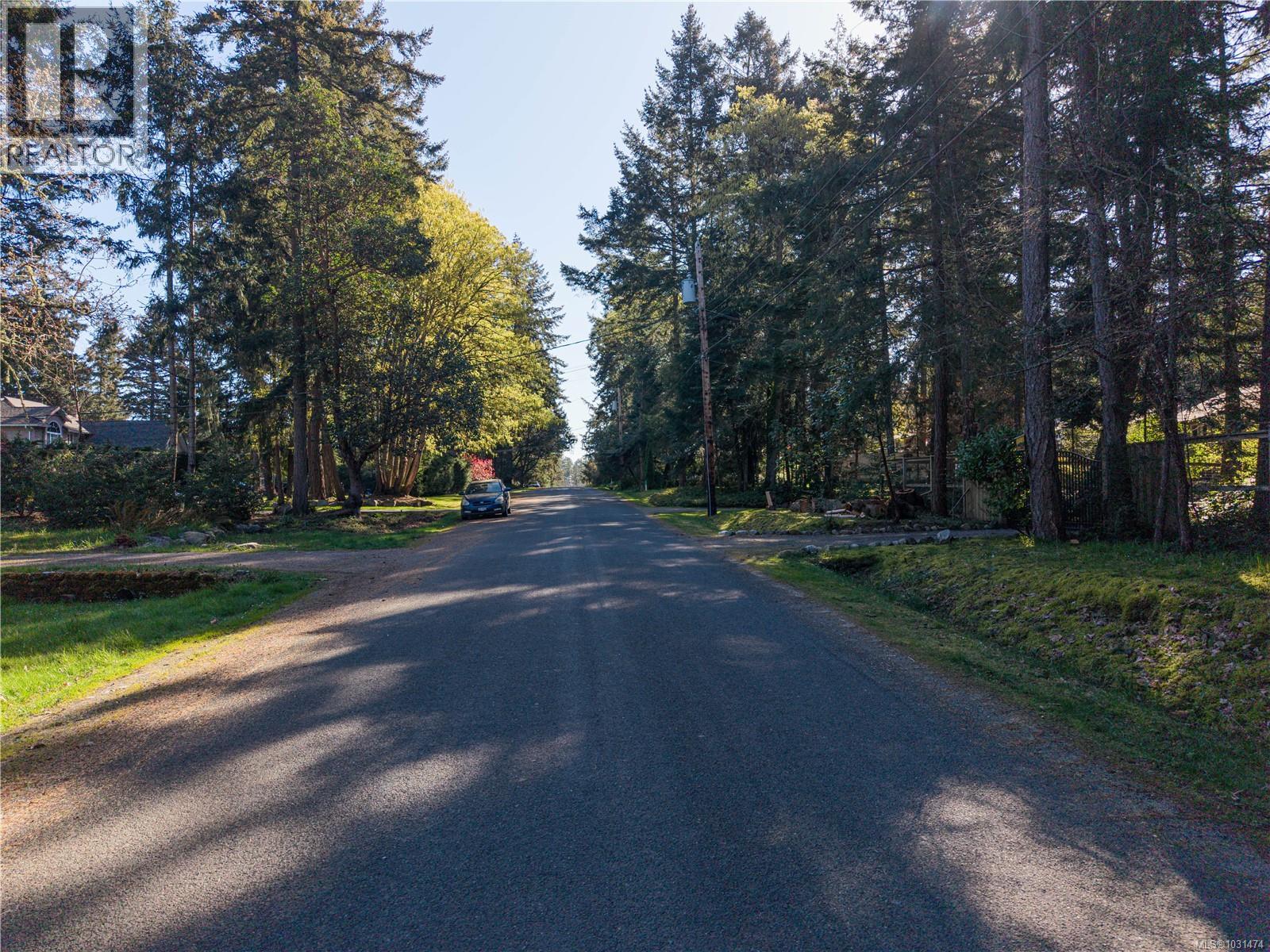  537 Cromar Road, North Saanich