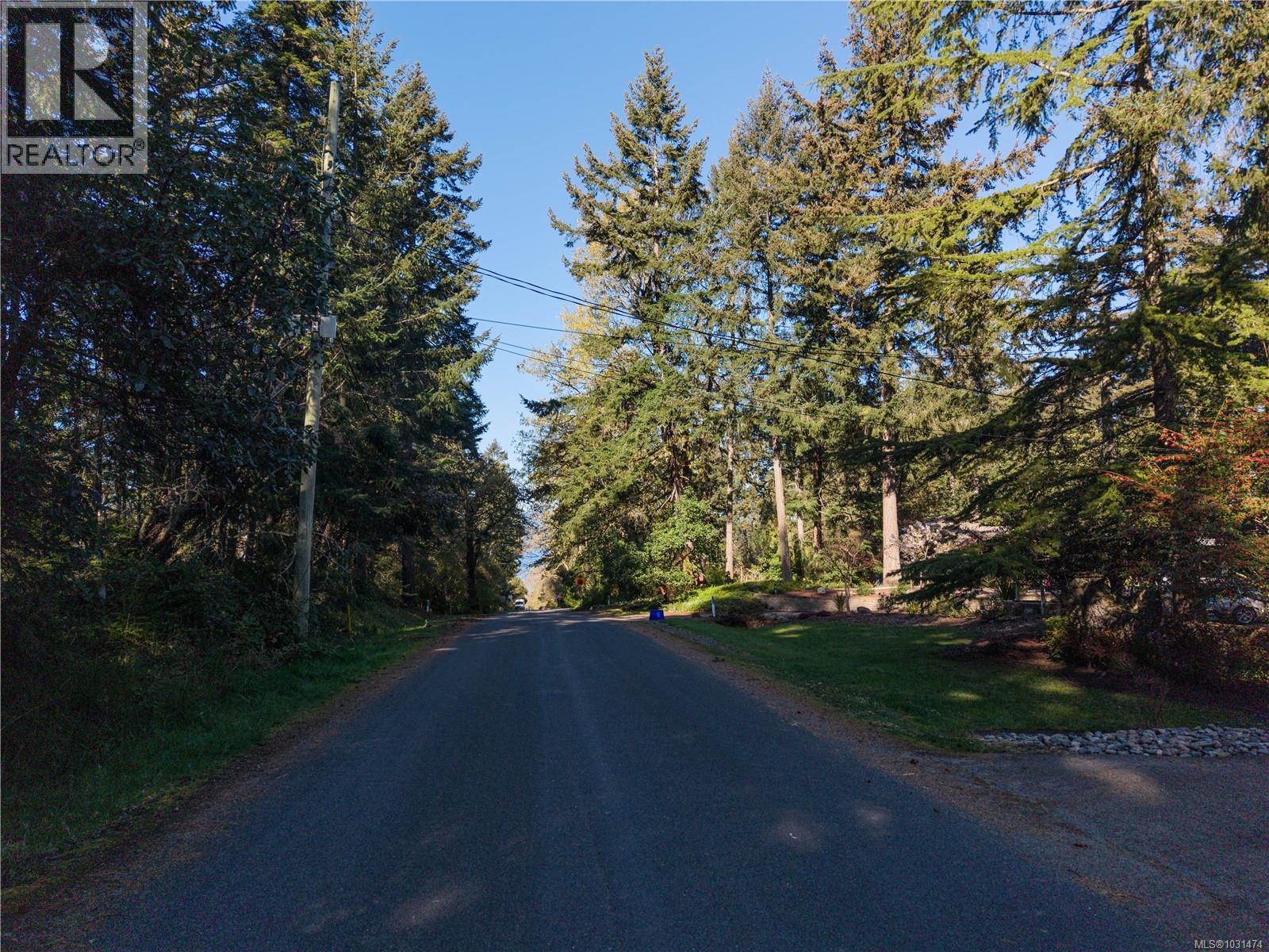  537 Cromar Road, North Saanich