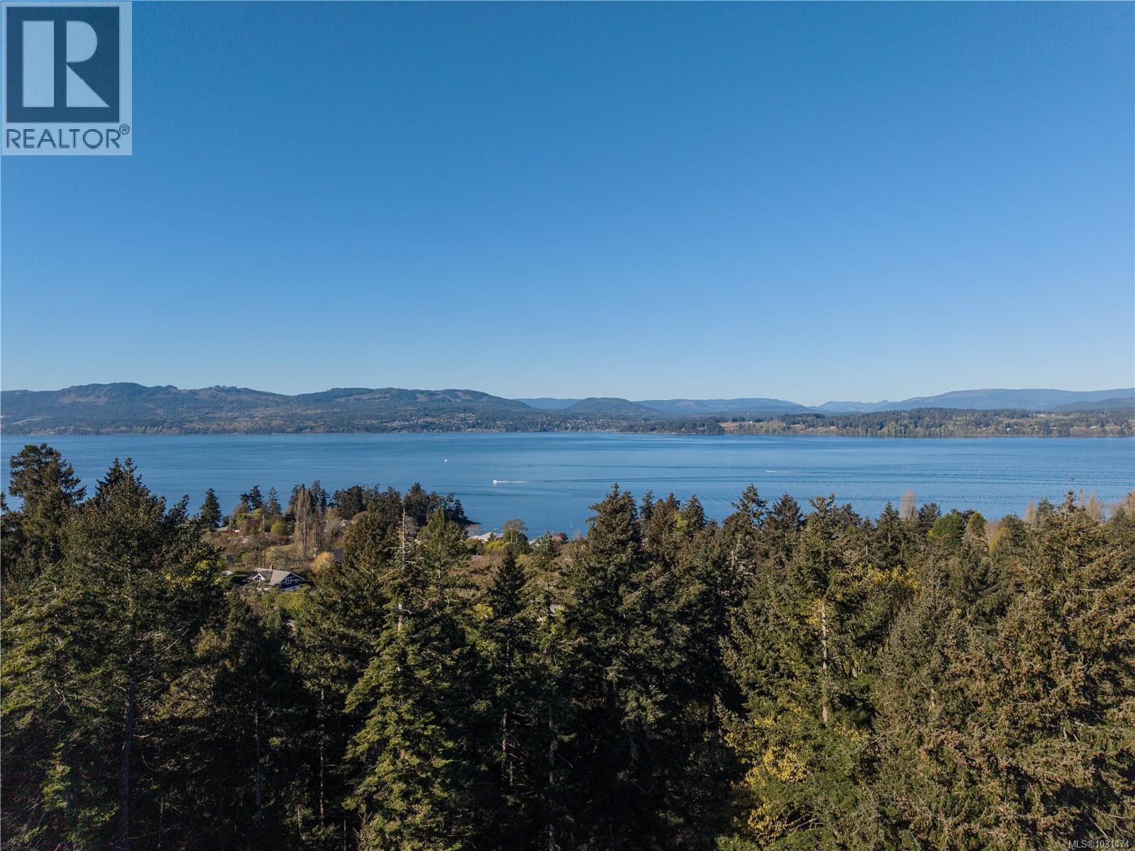  537 Cromar Road, North Saanich