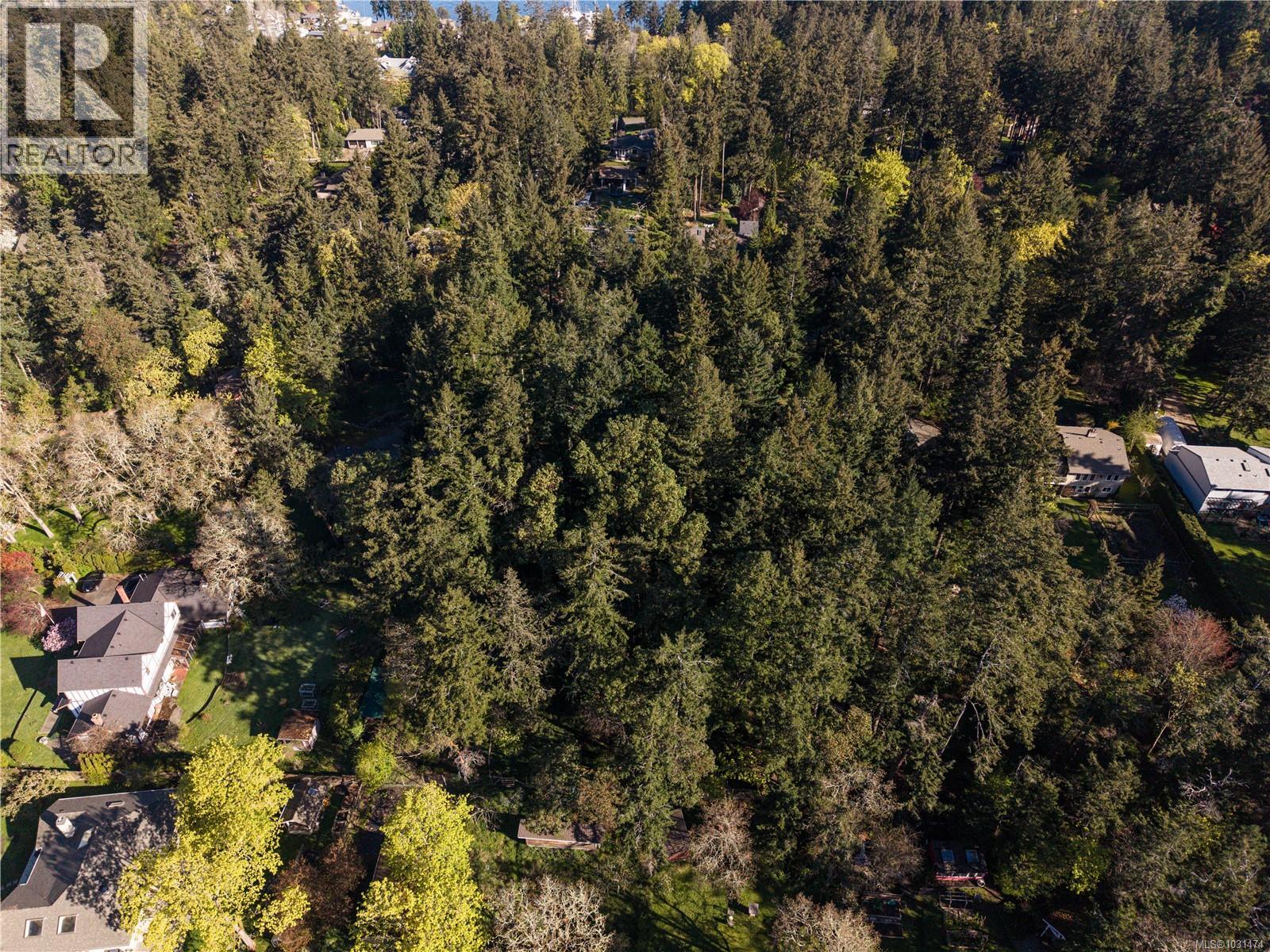  537 Cromar Road, North Saanich